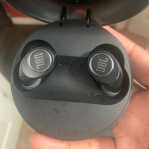 JBL BLUETOOTH WIRELESS EASRBUDS